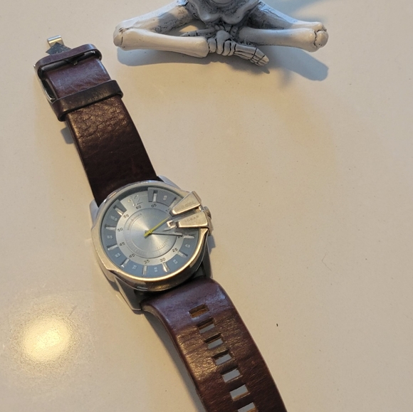 DIESEL brown leather watch - Picture 2 of 4